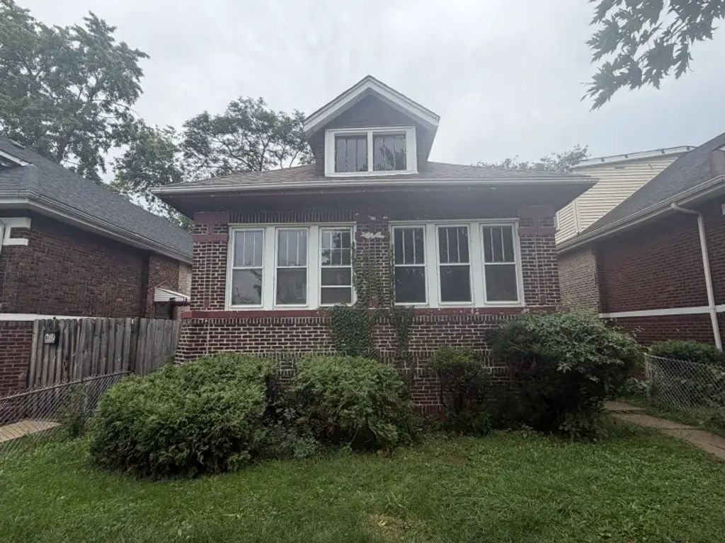 8919 S Bishop Street, Chicago