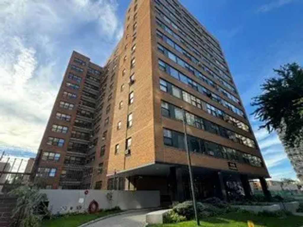 6118 N Sheridan Road 104, Chicago
