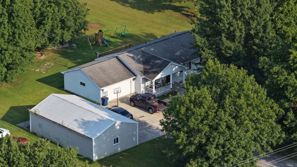 2218 S Thompsonville Road, Thompsonville