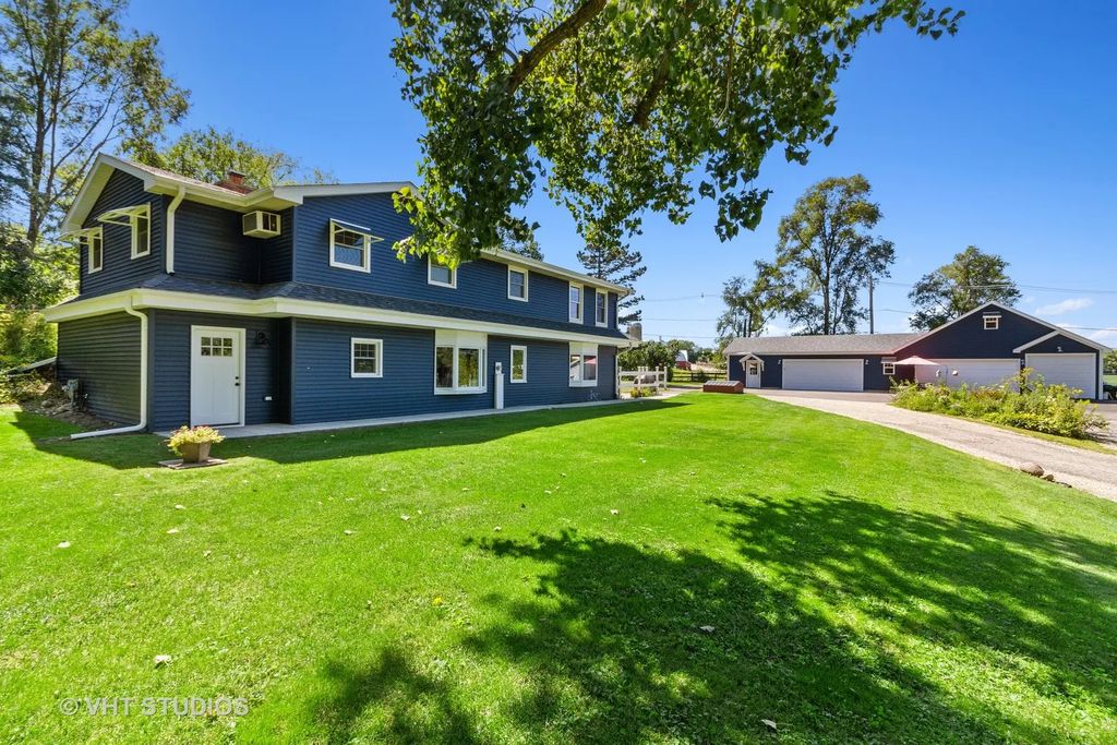 5817 Wonder Woods Drive, Wonder Lake