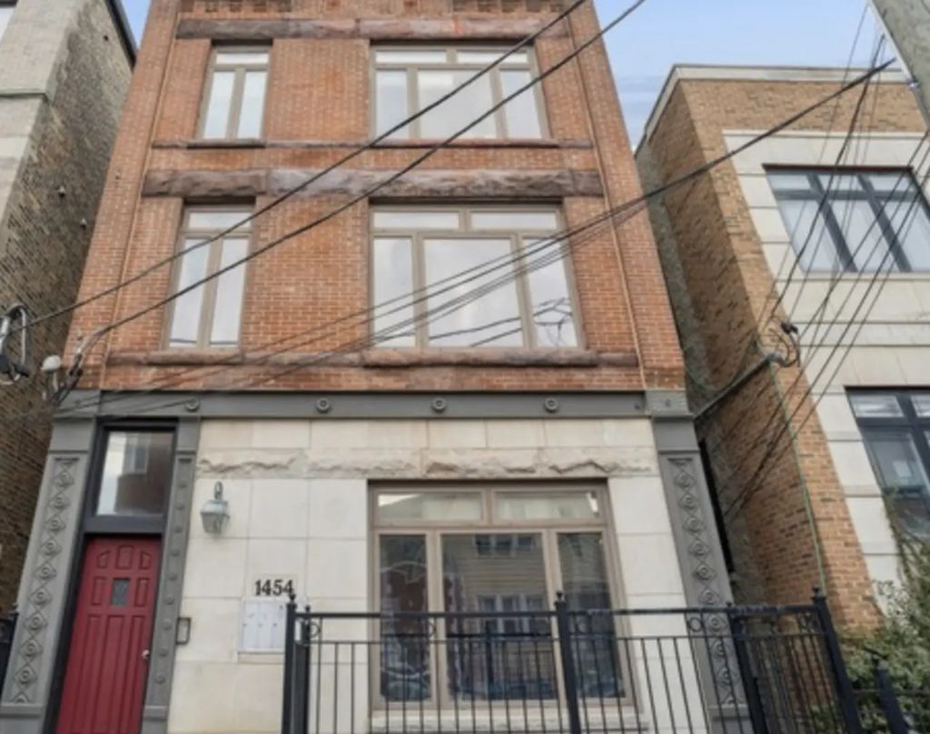 1454 W Blackhawk Street 1, Chicago