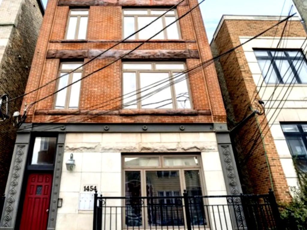 1454 W Blackhawk Street 1, Chicago
