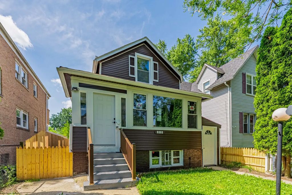 1914 Foster Street, Evanston