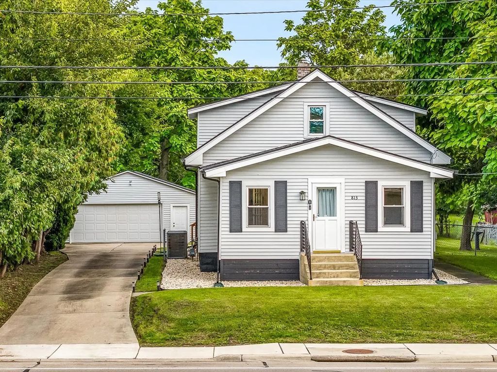 813 Harlem Road, Machesney Park