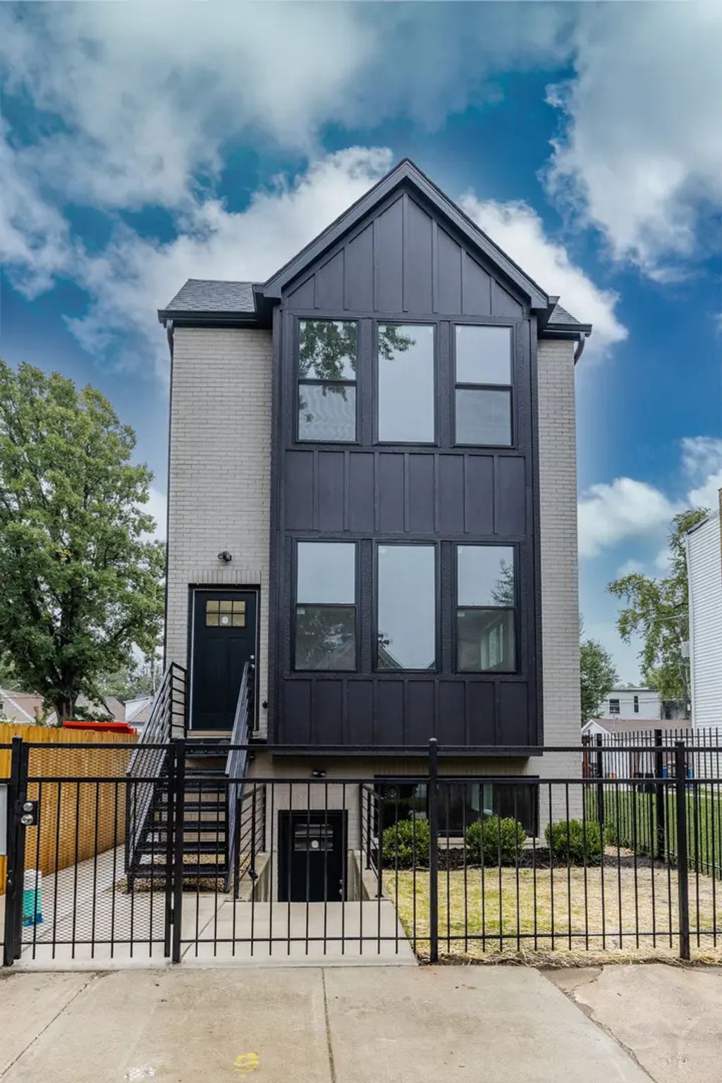 535 N Lawndale Avenue 2, Chicago
