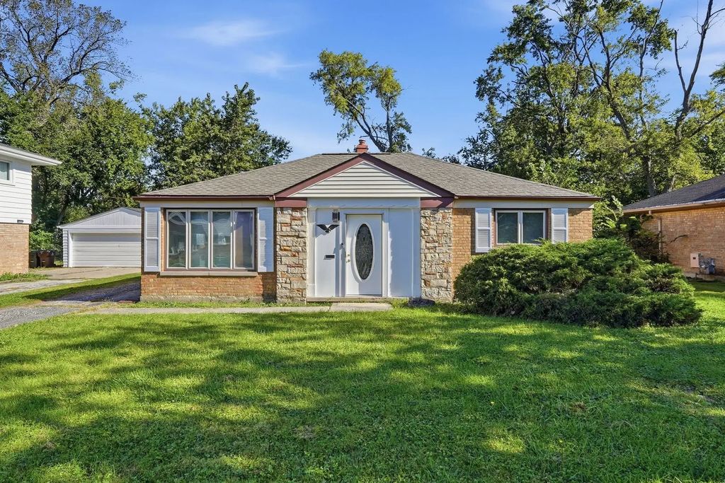 62 Marquette Street, Park Forest