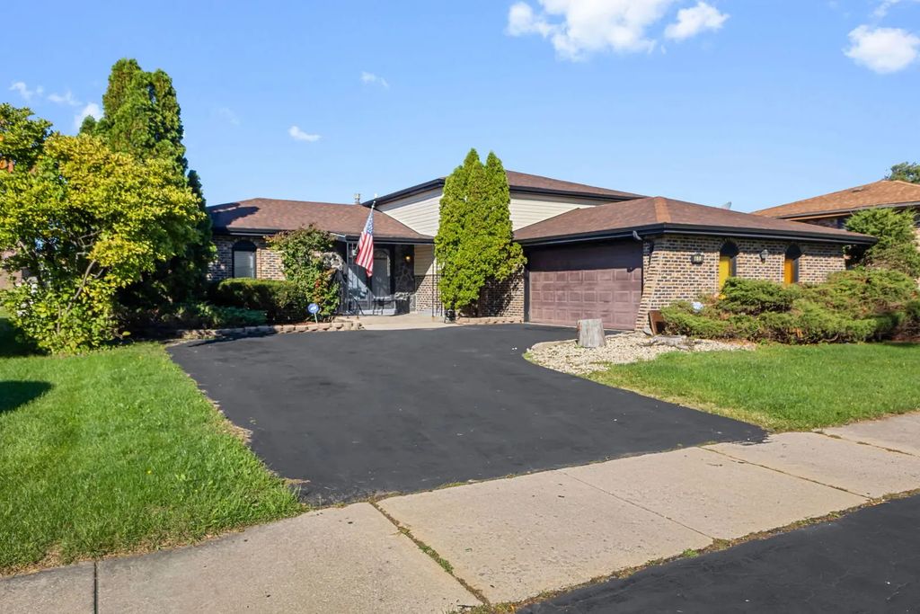 416 S Harper Avenue, Glenwood