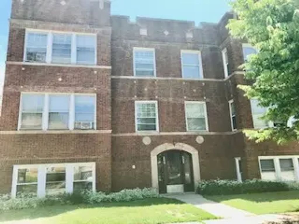 4657 W Schubert Street, Chicago