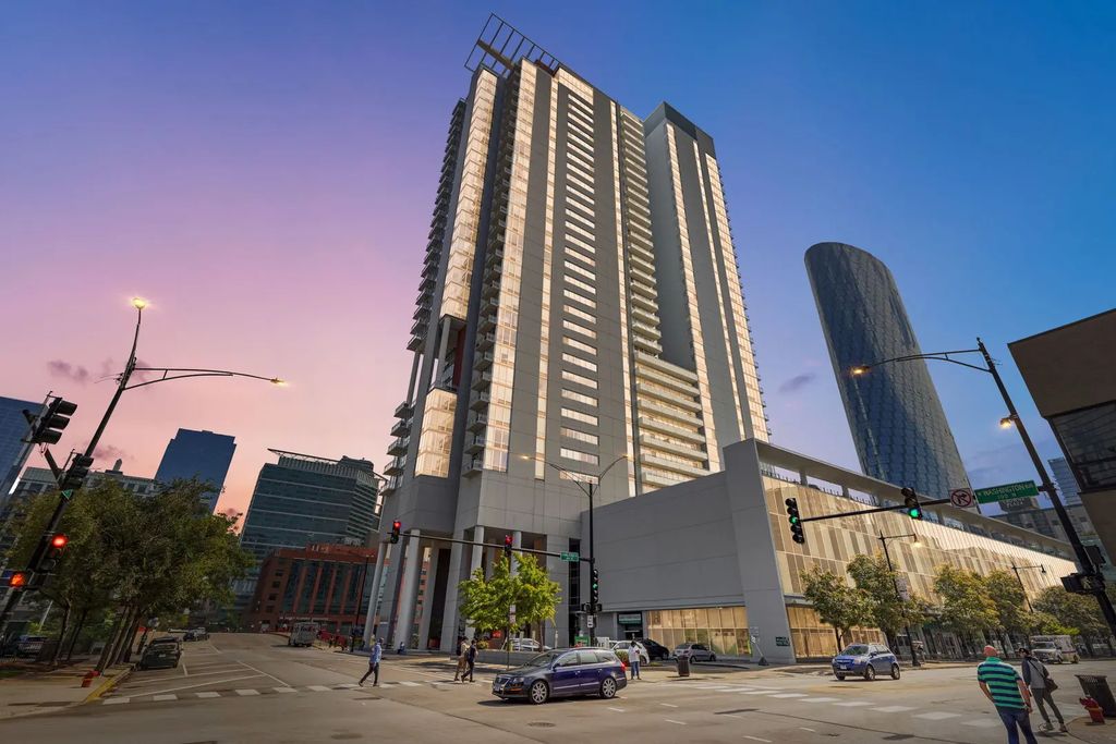 737 W Washington Boulevard 1204, Chicago