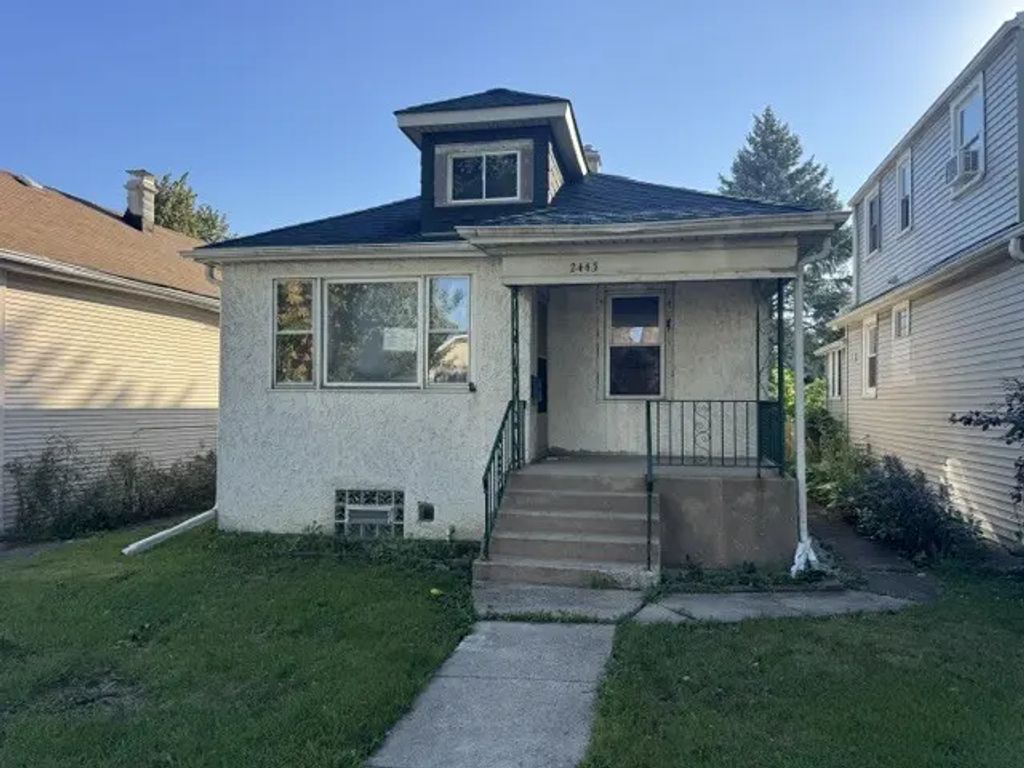 2443 N New England Avenue, Chicago