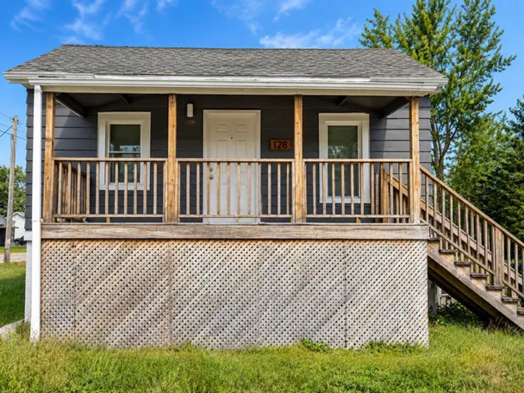128 W North Street, Watseka