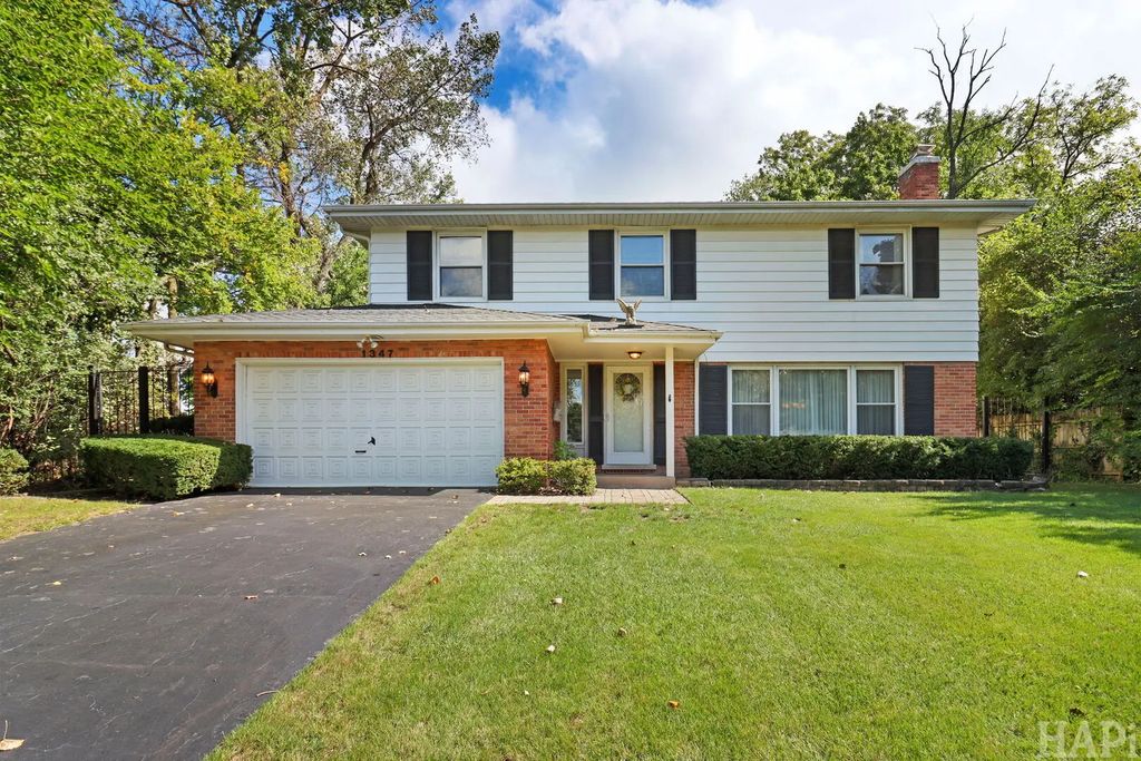 1347 Sleepy Hollow Road, Glenview
