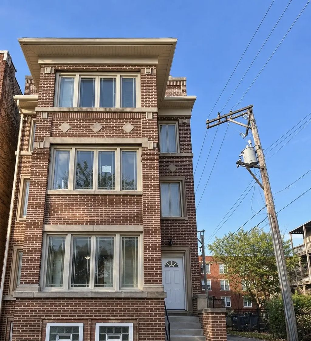 6016 S Saint Lawrence Avenue, Chicago