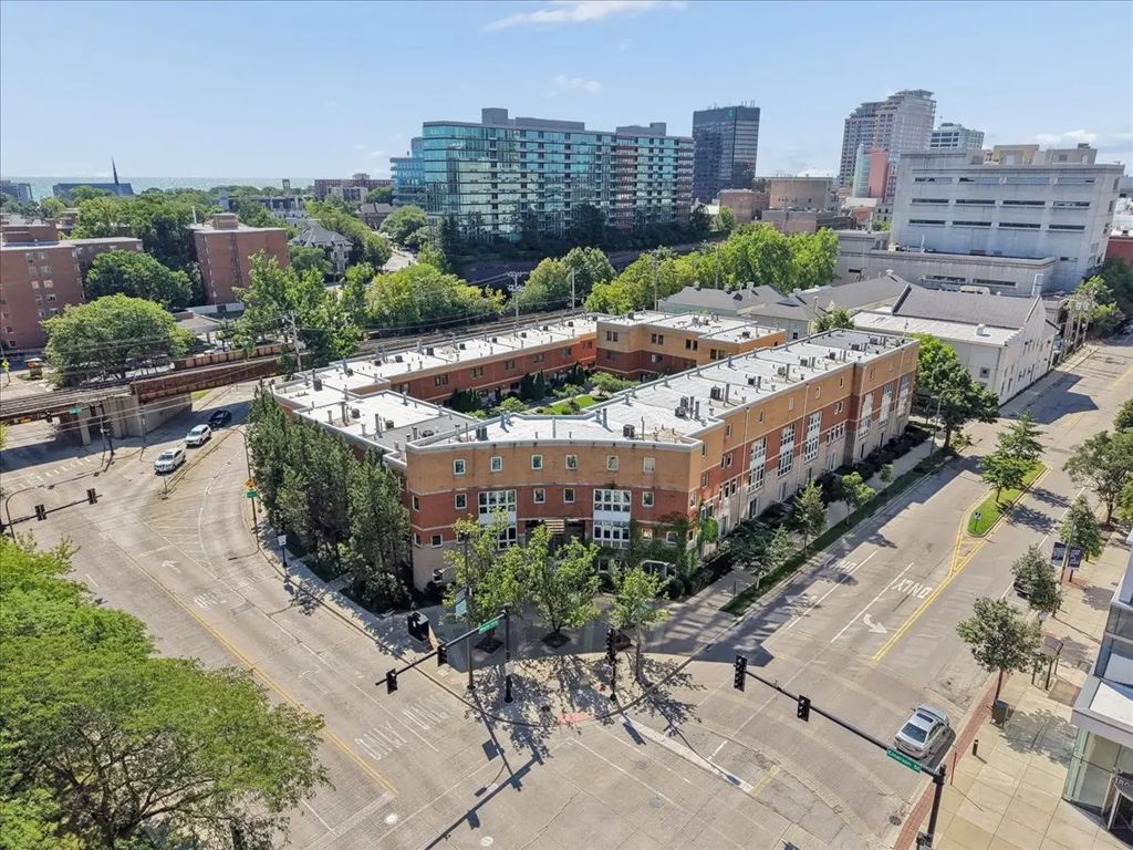 1889 Maple Avenue W6, Evanston