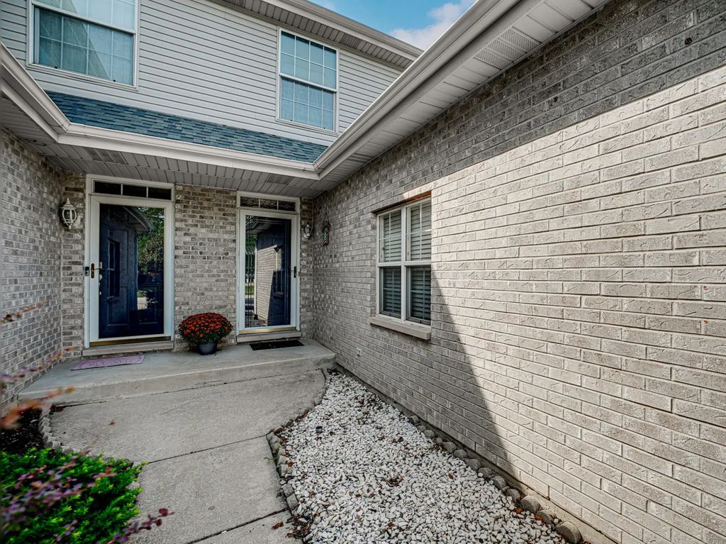 16612 Knottingwood Avenue, Oak Forest