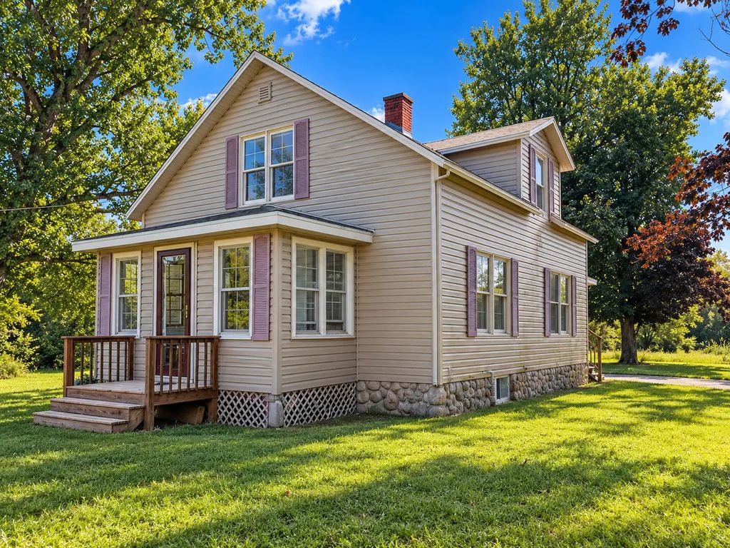 1915 Deerpass Road, Marengo