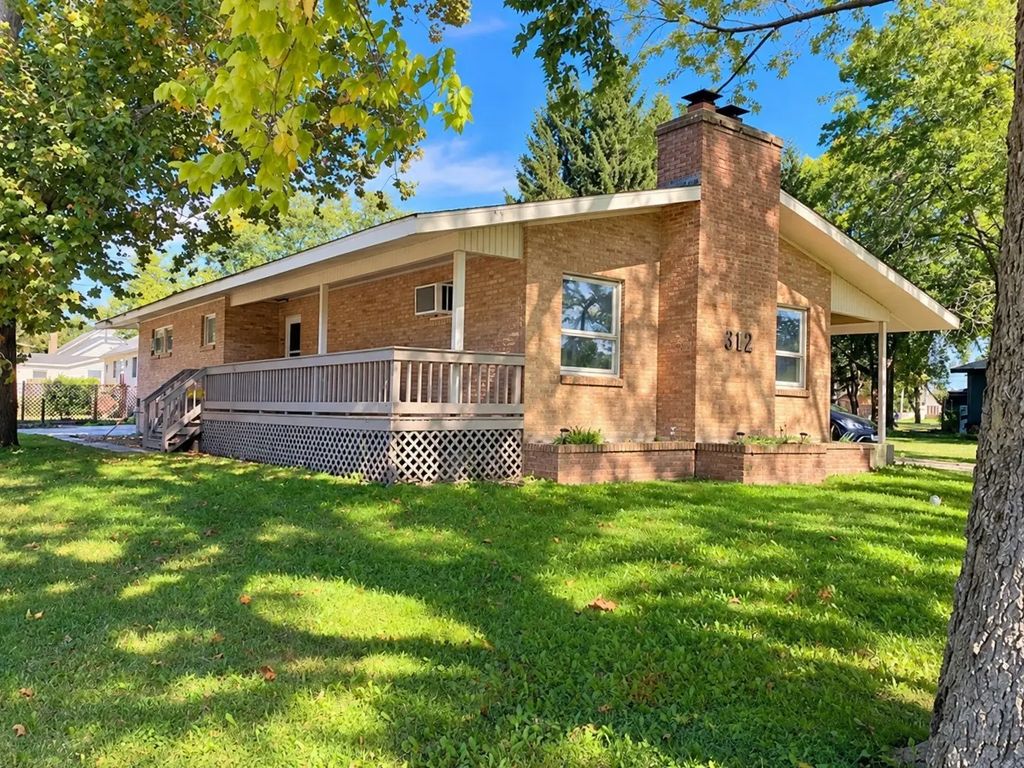 402 E 19th Street, Sterling