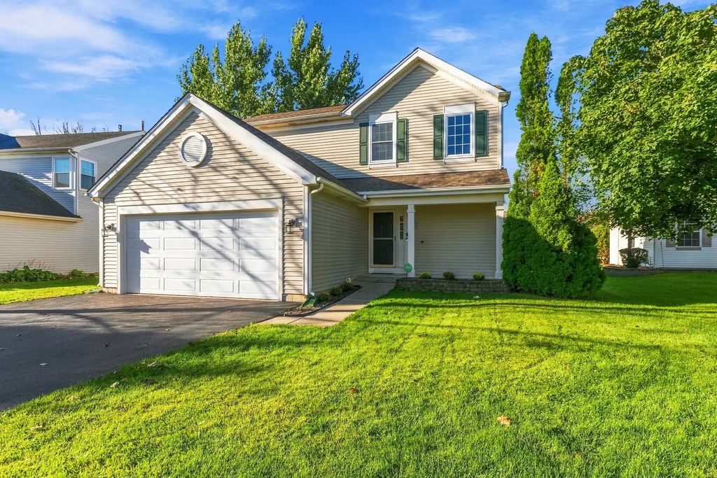 5 Flowerfield Court, Lake In The Hills
