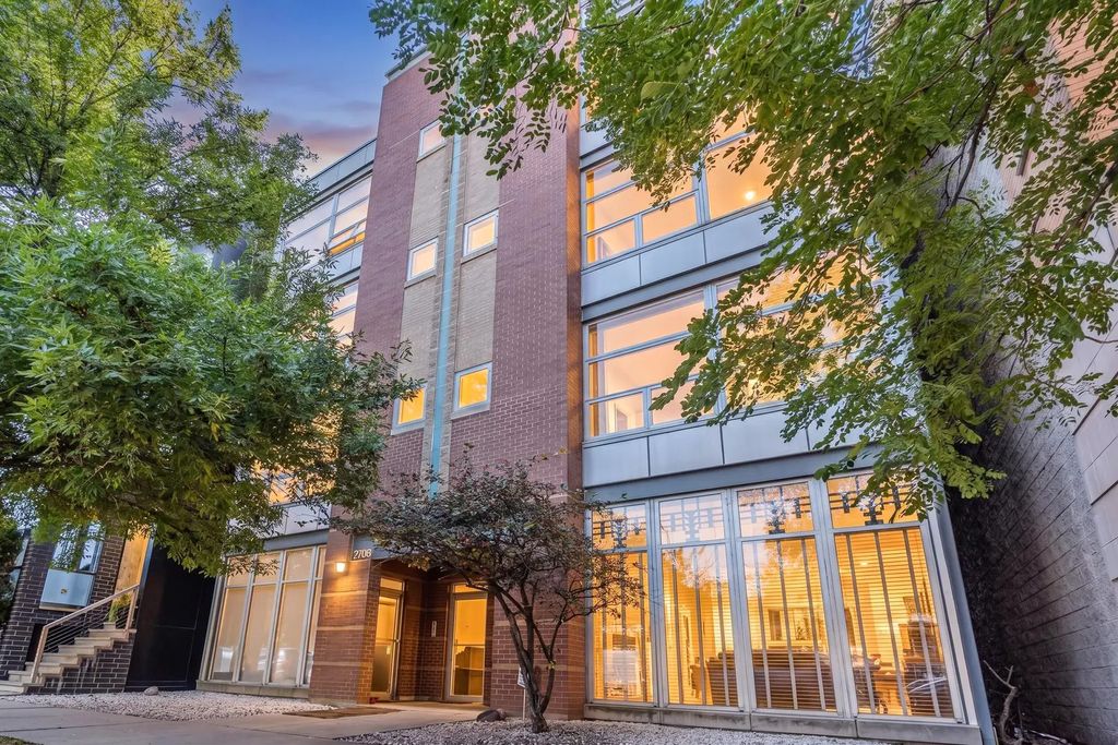 2712 N Ashland Avenue 1, Chicago