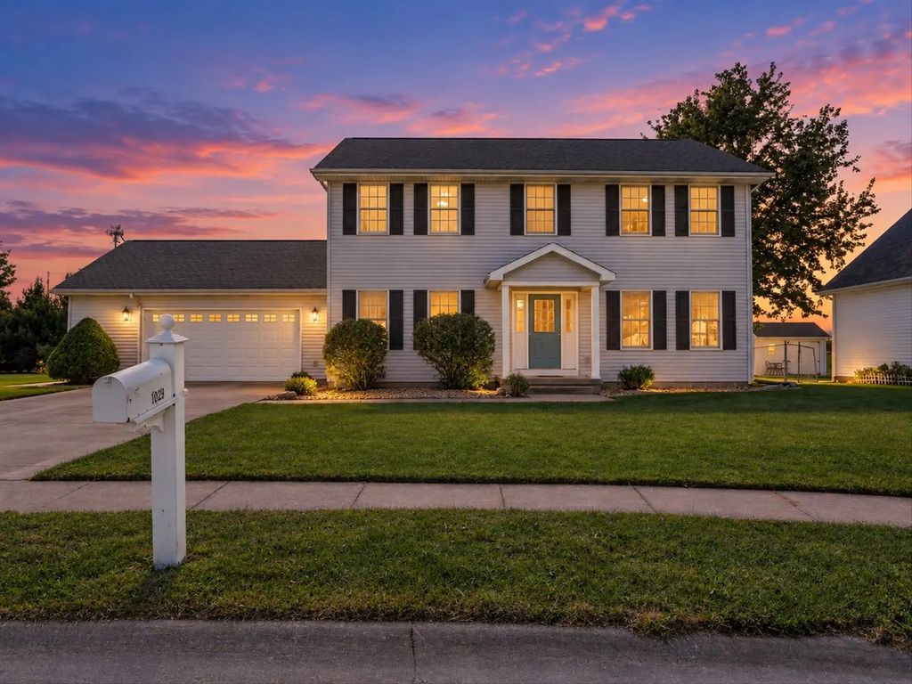 1029 Amanda Court, Arthur