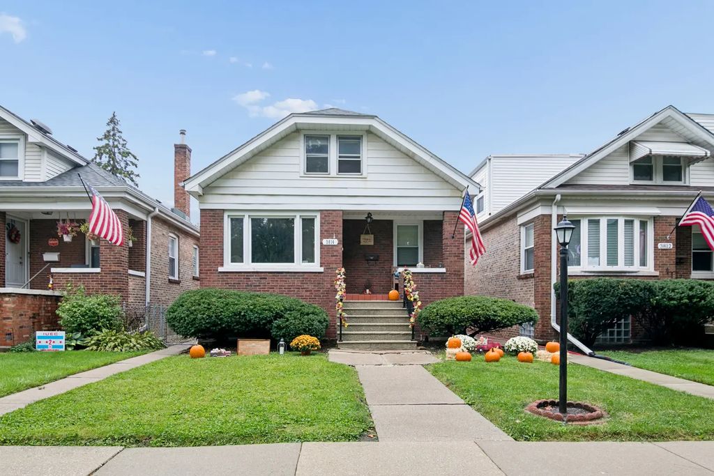 3814 Madison Avenue, Brookfield