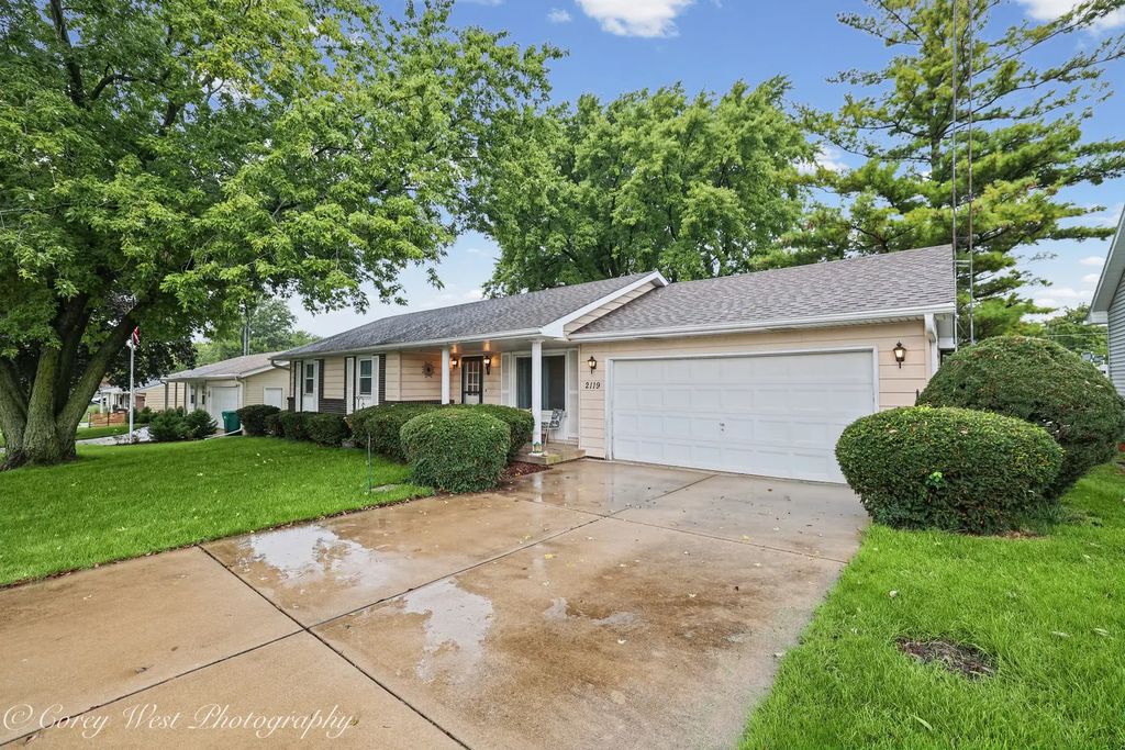 2119 Highland Drive, Sycamore