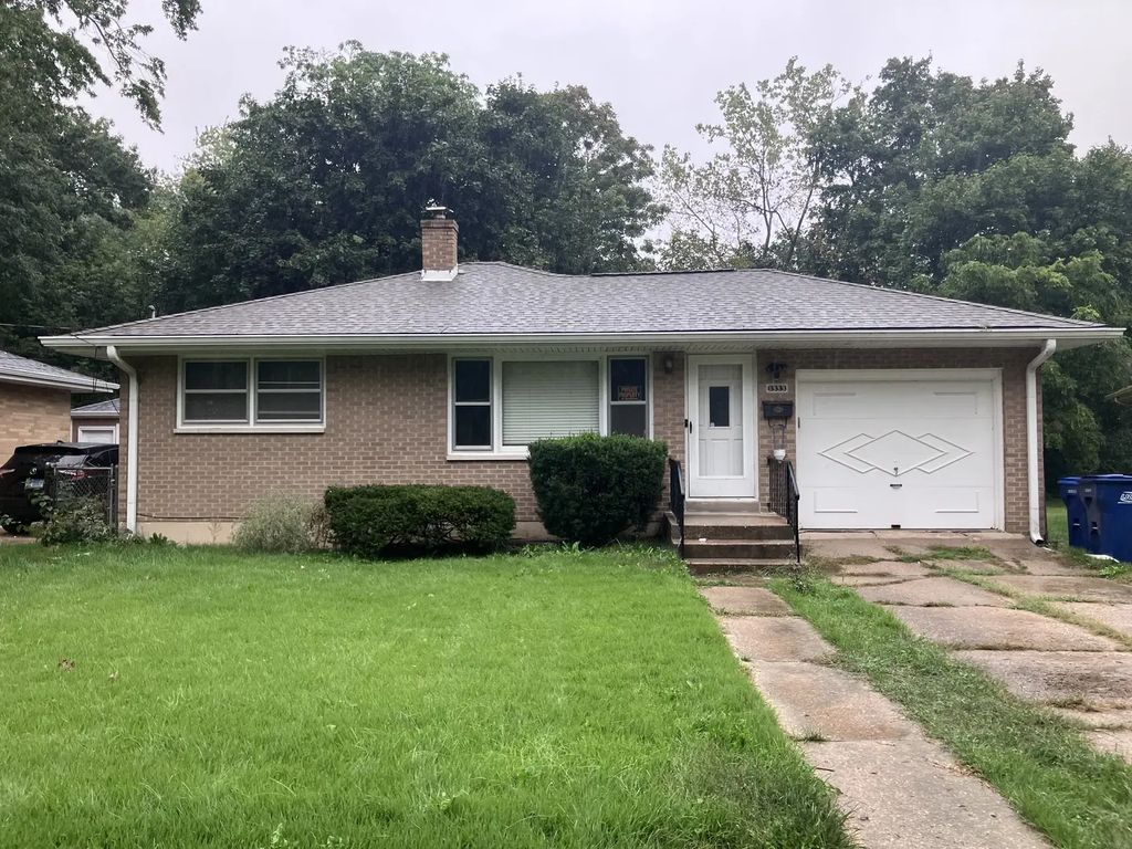 1333 Eastview Drive, Waukegan