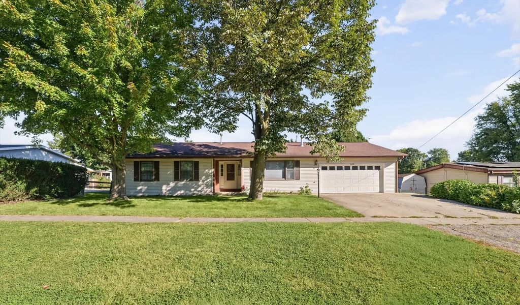 2210 E Perkins Road, Urbana
