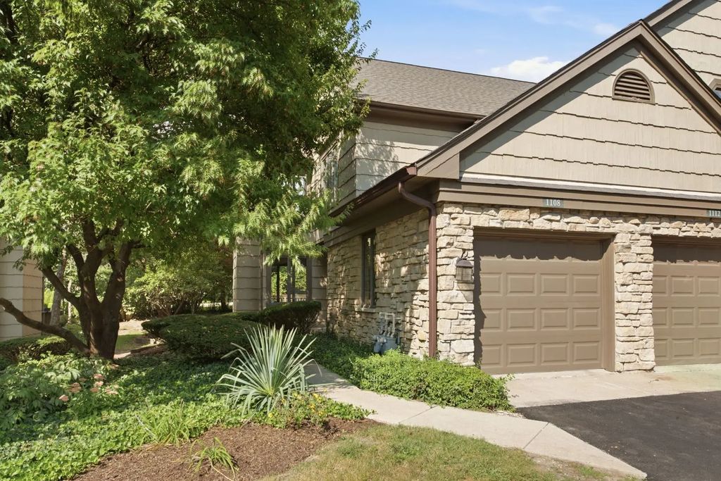 1108 Lodgepole Court 1108, Darien