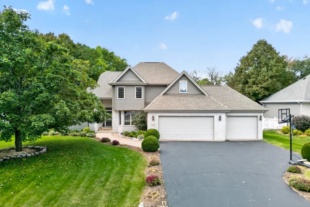 9176 Forest Ridge Drive, Roscoe