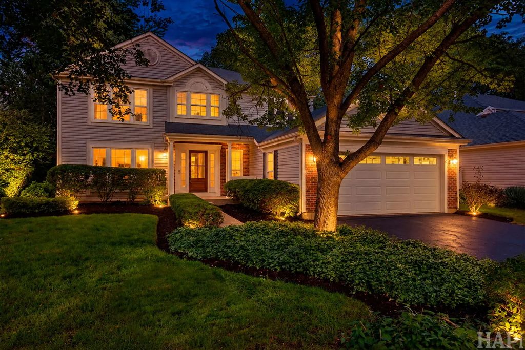 72 Julie Lane, Vernon Hills