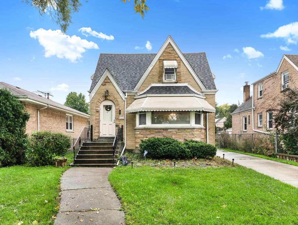 1733 N 73rd Avenue, Elmwood Park