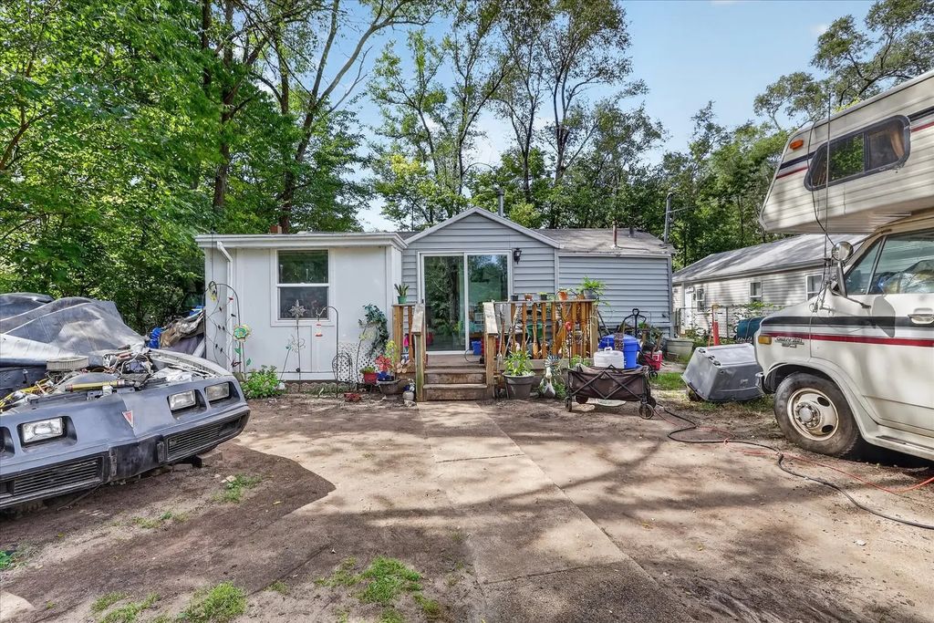2831 Collins Street, Rockford