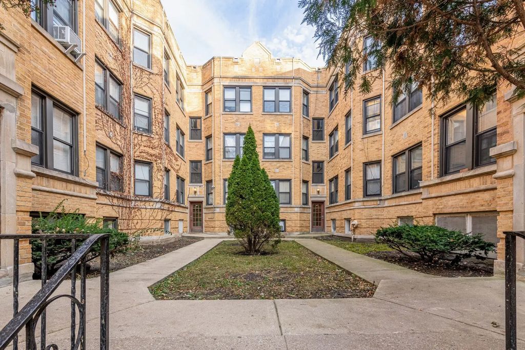 7331 N Honore Street 2a, Chicago