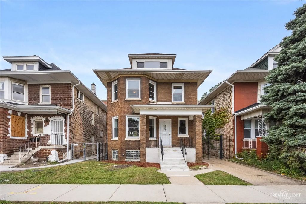 2608 E 74th Place, Chicago