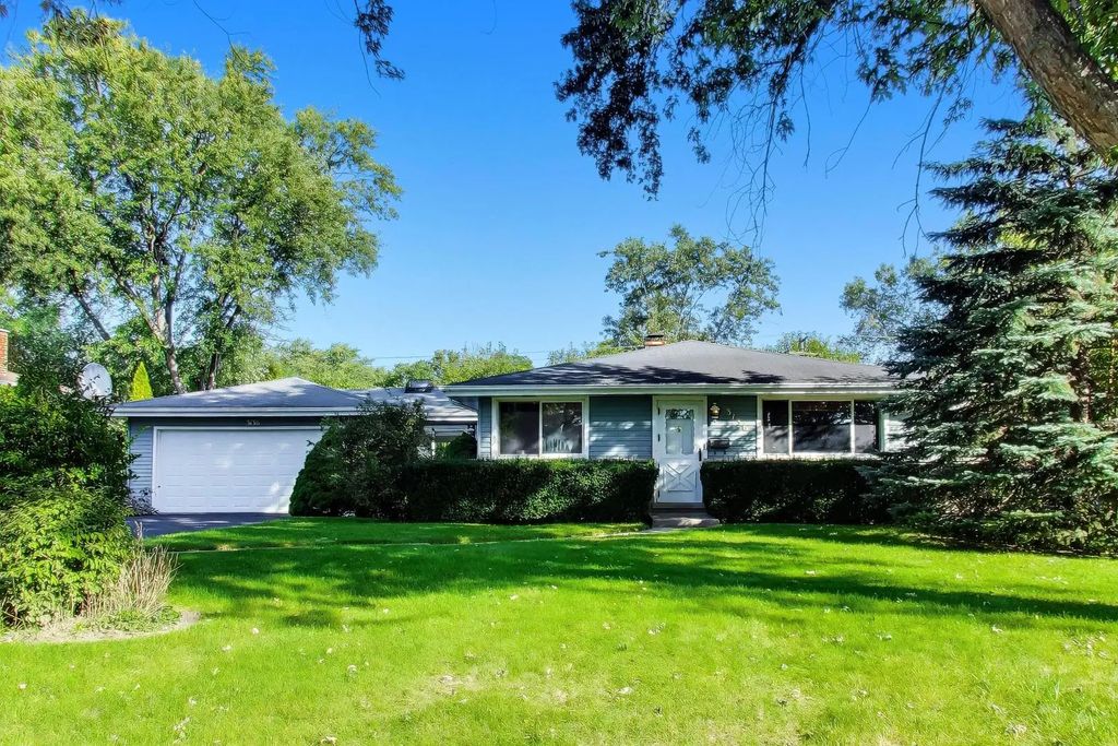 3136 Bellwood Lane, Glenview