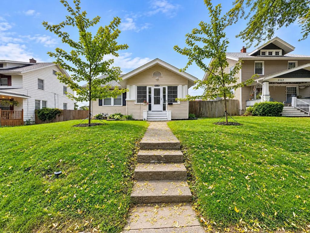 2121 Highland Avenue, Davenport