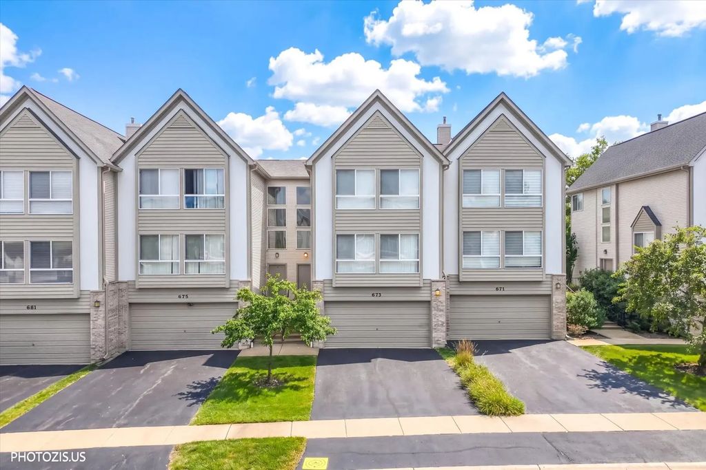 673 E Fountainview Drive 673, Mundelein