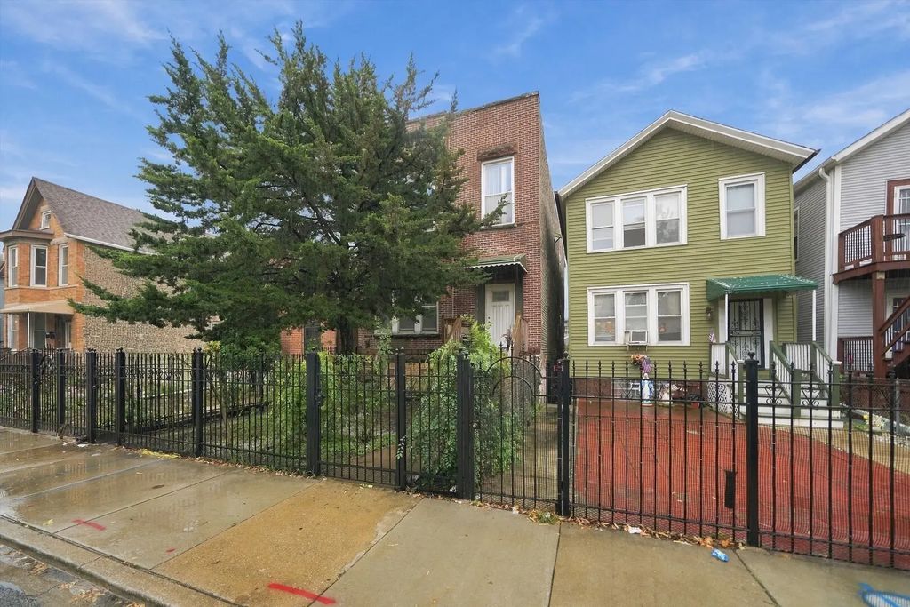 2443 W Arthington Street Basement, Chicago