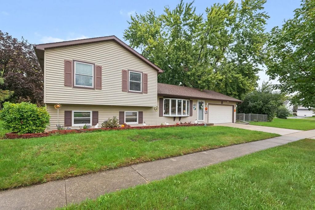 430 E Morse Avenue, Bartlett