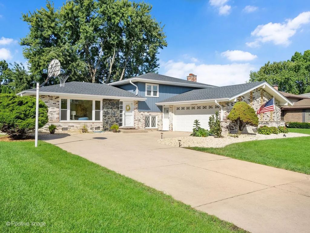 7014 Wilcox Avenue, Darien