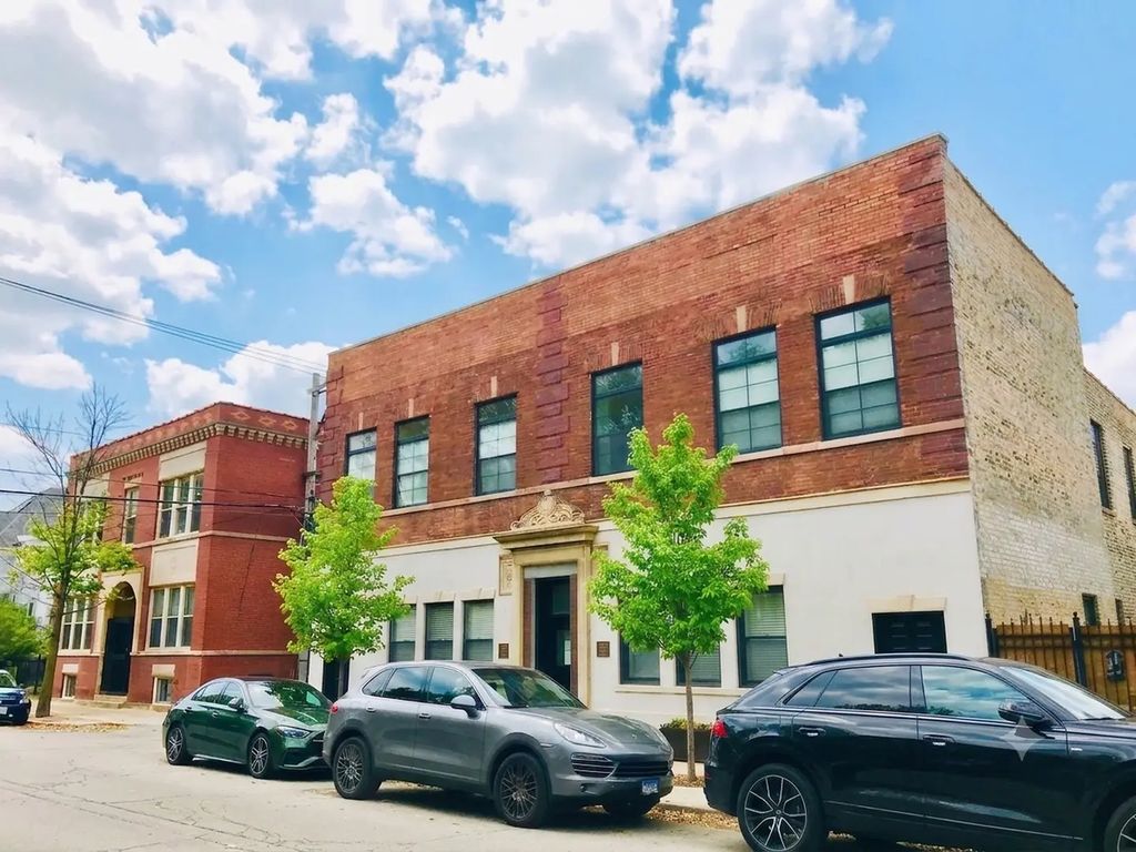 1614 W Leland Avenue 1, Chicago