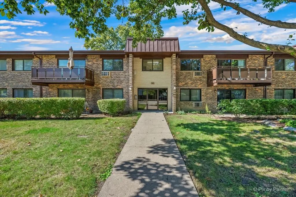 2632 N Windsor Drive 102, Arlington Heights