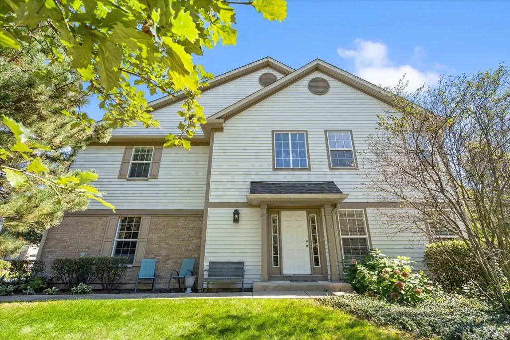 2010 Ivy Ridge Drive, Hoffman Estates
