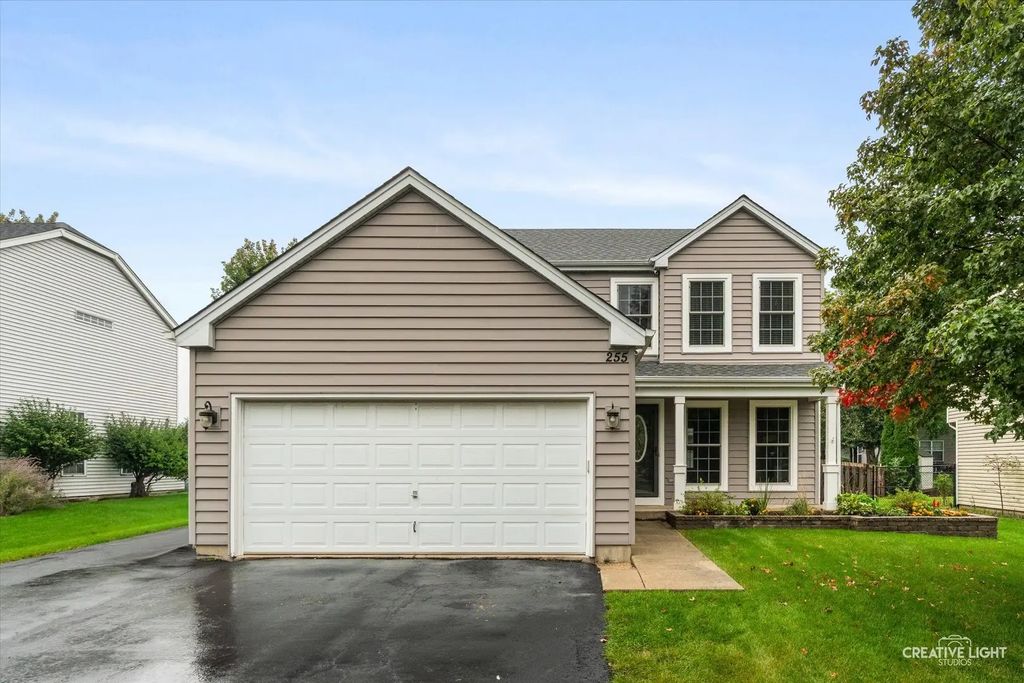 255 Mayfair Lane, South Elgin