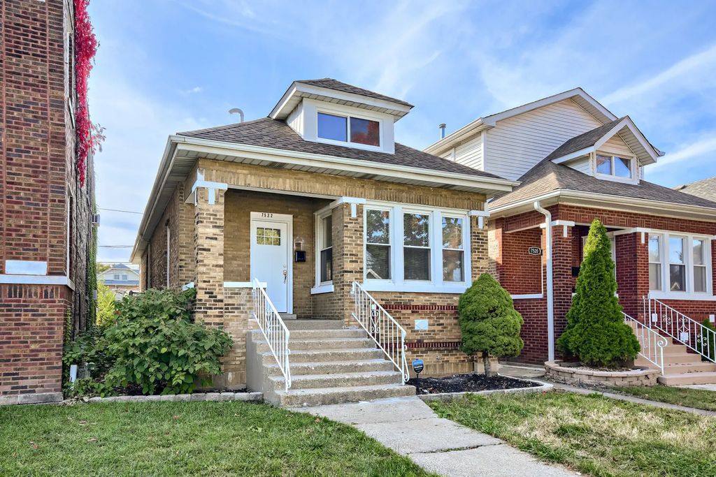 7522 S Carpenter Street, Chicago