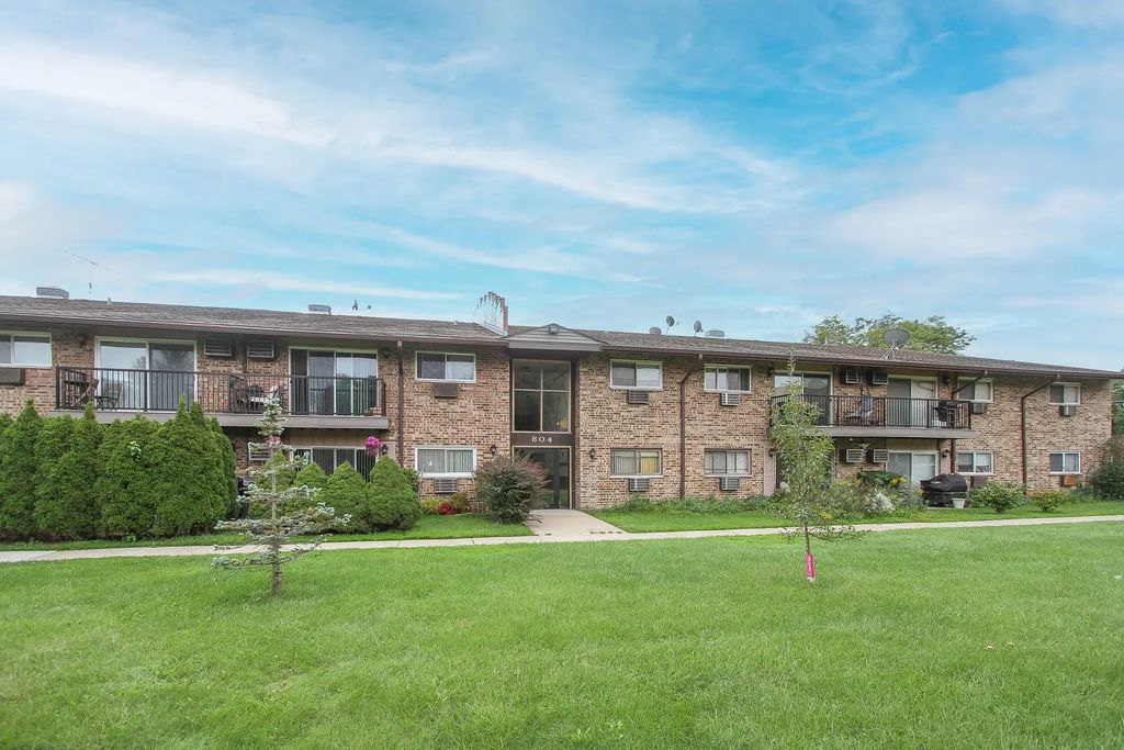 804 E Old Willow Road 105, Prospect Heights