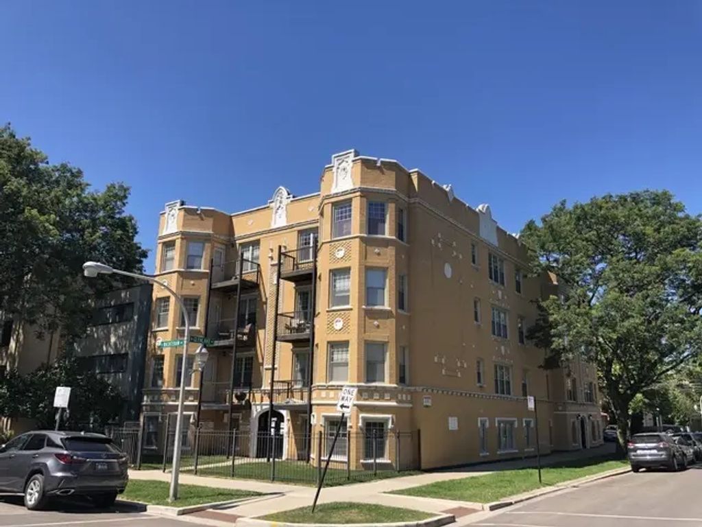 2707 W Glenlake Avenue 3, Chicago