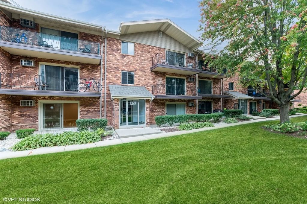 5326 Waterbury Lane 1002, Crestwood