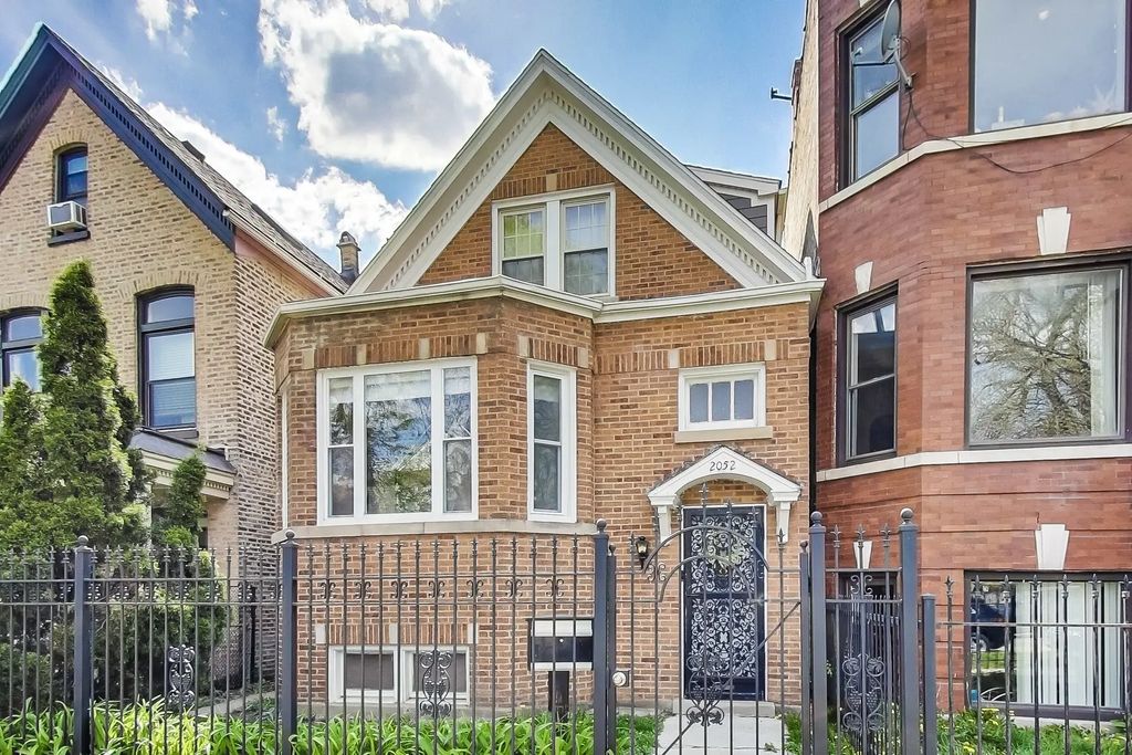 2052 N Whipple Street, Chicago